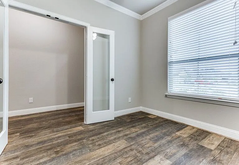 506 Weston St — Photo 4