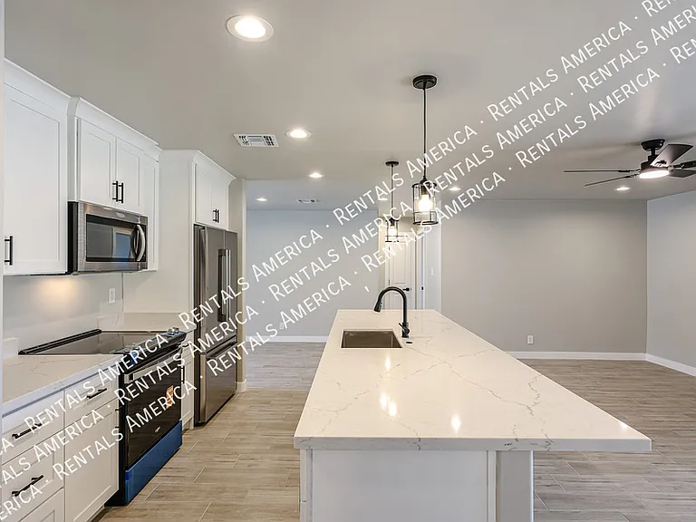 1704 E Pickrell Dr — Photo 14