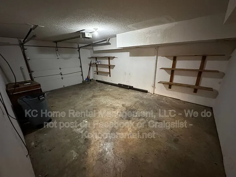 735 NE Barnes Dr #B — Photo 32
