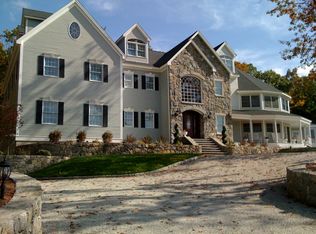 20 Royal Steed Ct, Uxbridge, MA 01569