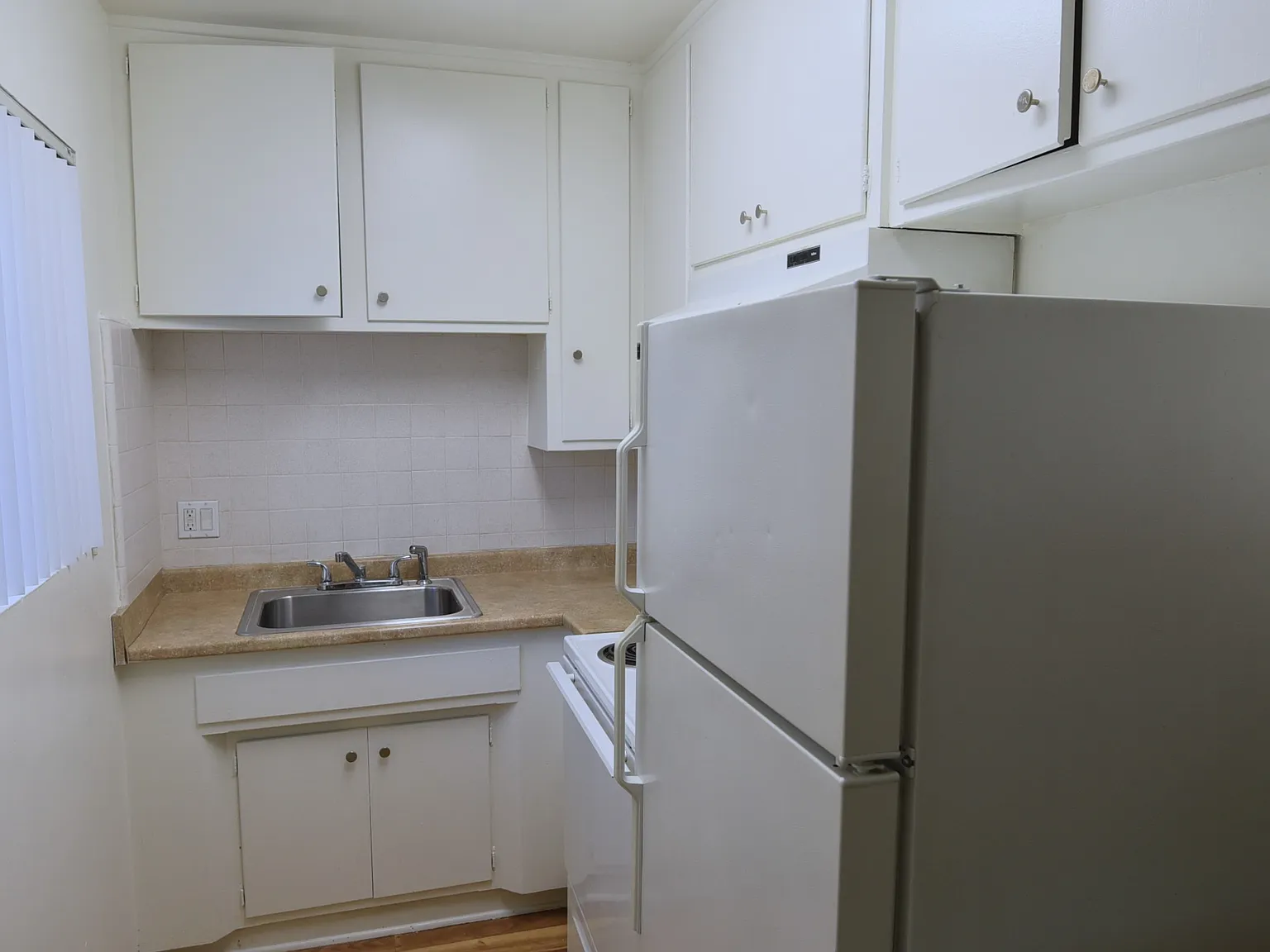 Studio, 250 sqft, $1,350 — Photo 3
