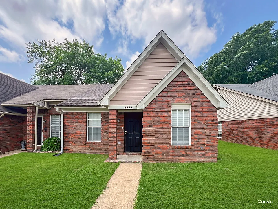 5883 Garden Walk W