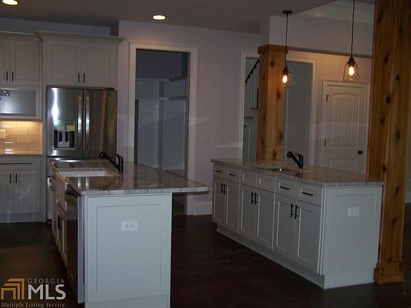5th image of 16 Greywood Ln