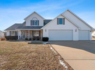 3484 Glen Abbey Dr, Green Bay, WI 54311