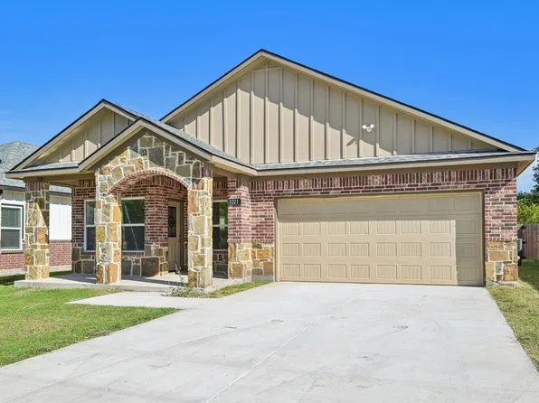 1221 S Rockwall Ave, Terrell, TX 75160