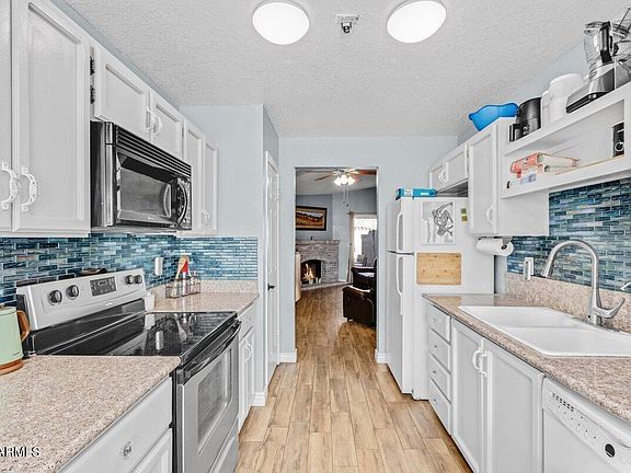 3rd image of 508 E CAMPO BELLO Drive