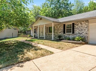 2547 Elm Forest Ct, Ballwin, MO