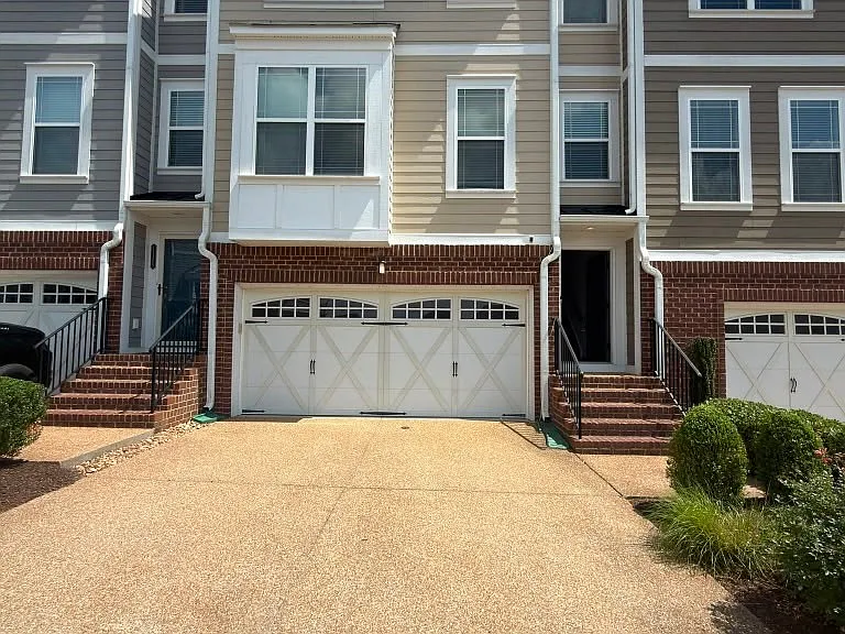 11403 Hayloft Ln — Photo 1