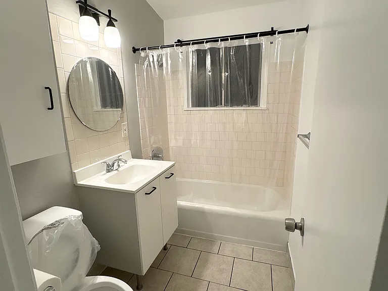 7253 Vineland Ave — Photo 12