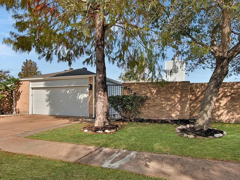 8518 Furlong Ln — Photo 34