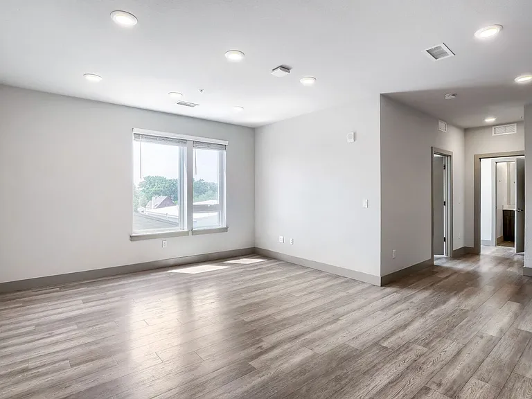 4923 King St — Photo 70