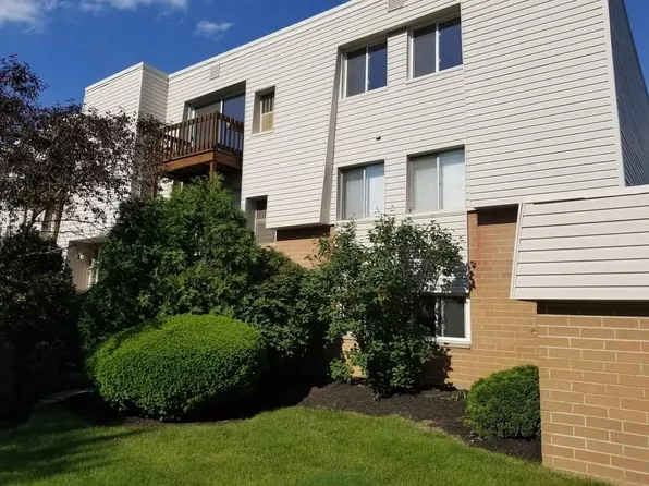 27373 Westown Blvd APT 1310, Westlake, OH 44145