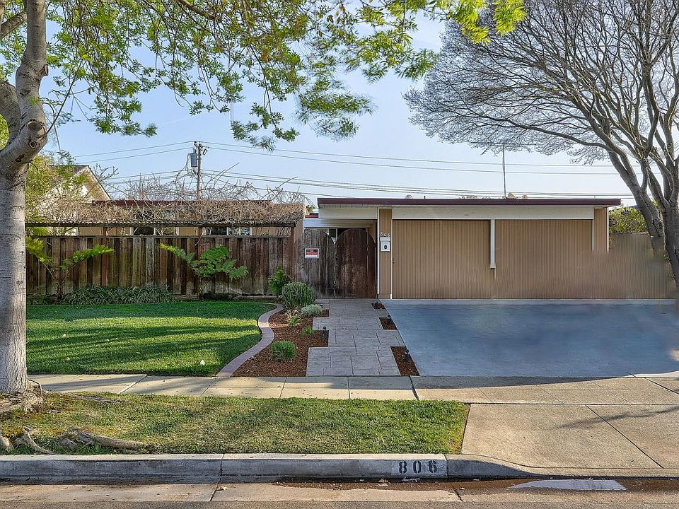 1st image of 806 Dartshire Way