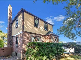 1410 145th Pl, Whitestone, NY 11357