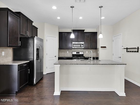 5th image of 261 Wayfare Ln