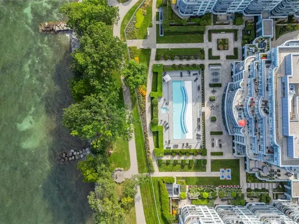 3500 Lakeshore Rd W #110, Oakville, ON L6L 0B4