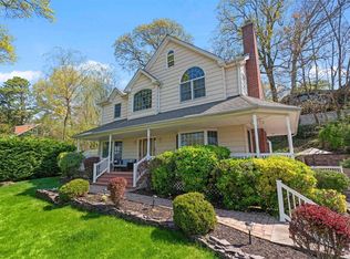 5 Worcester Dr, Northport, NY 11768