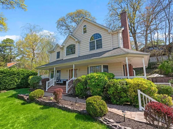 5 Worcester Drive, Northport, NY 11768
