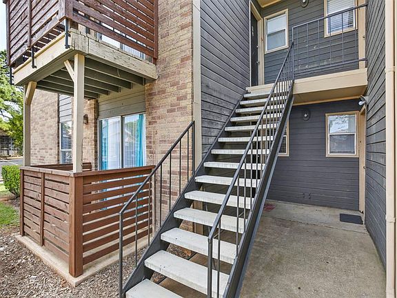 4th image of 2003 Wesley Dr #2019-E