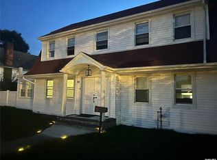 32 Nassau Pl #1, Hempstead, NY 11550