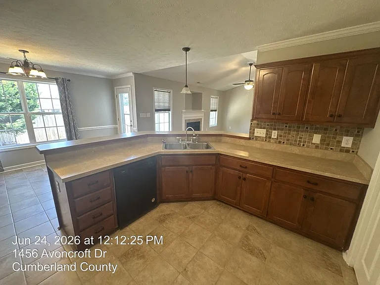 1456 Avoncroft Dr — Photo 10