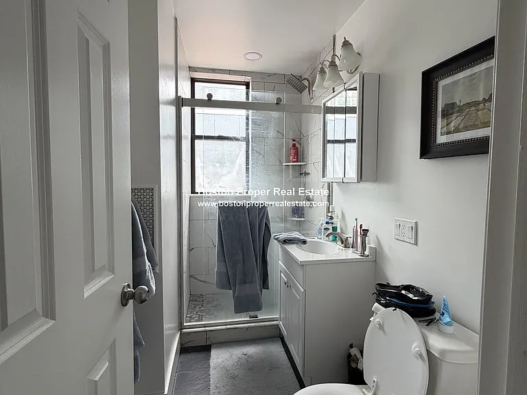 51 Queensberry St #3 — Photo 7