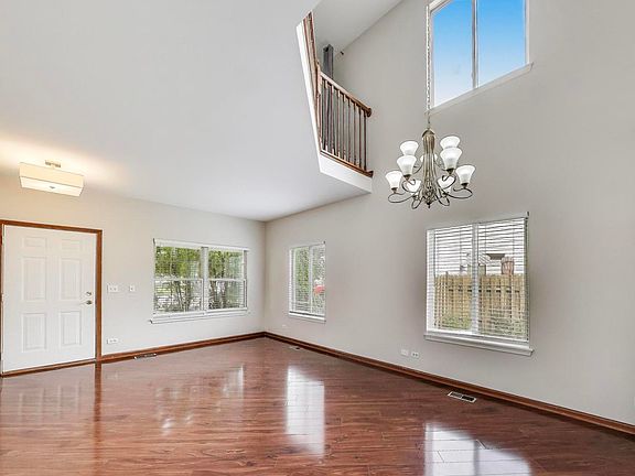 5th image of 2710 Glenwood Ct