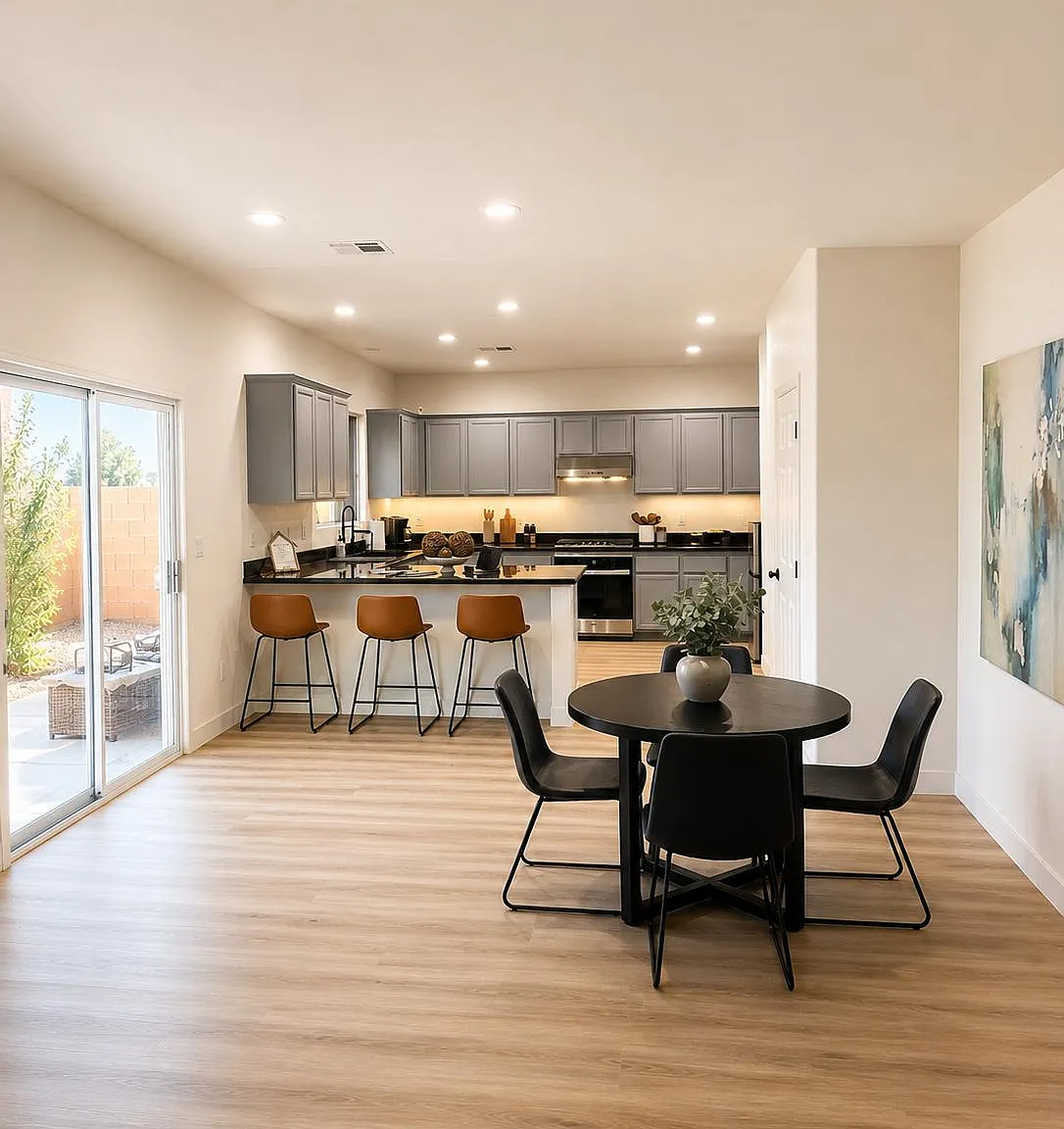 3 bed, 3.0 bath, 2705 sqft, $1,118 — Photo 3