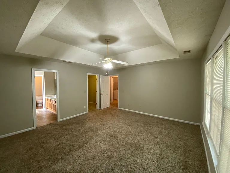 1405 Glenfield Dr — Photo 7