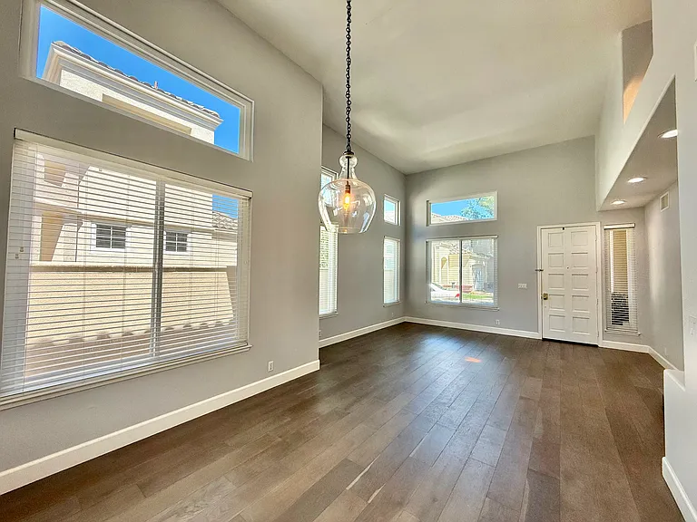 4238 Diavila Ave — Photo 11