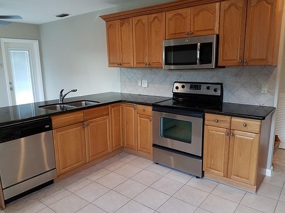 2nd image of 1499 NE 34th St