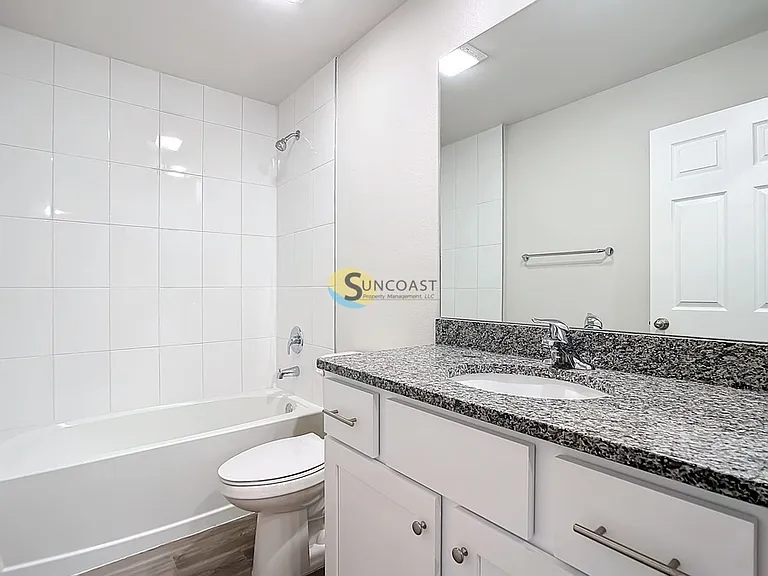 10474 Pendleton Ave — Photo 9