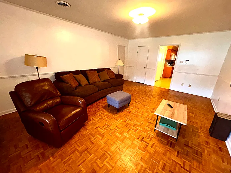 105 Margaret Dr — Photo 2