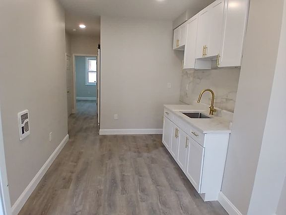 2nd image of 3346 N Howard St #1