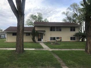 1902 Washington Ave, Hot Springs, SD 57747
