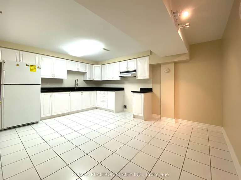 62 Brookshill Cres #BASEMENT — Photo 5