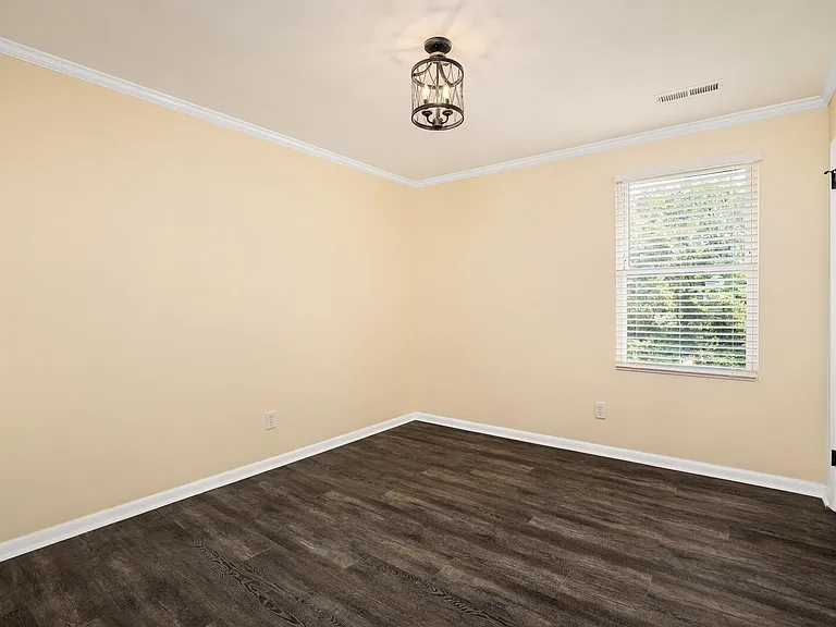 2112B Sanborn Dr — Photo 15