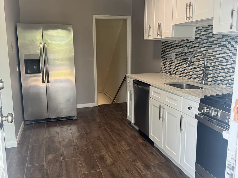 2126 Pitney Rd — Photo 4