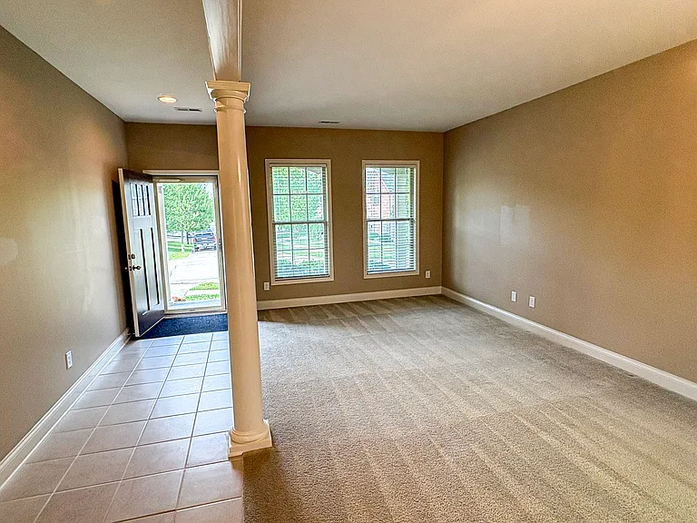 4596 Larkhill Ln — Photo 9