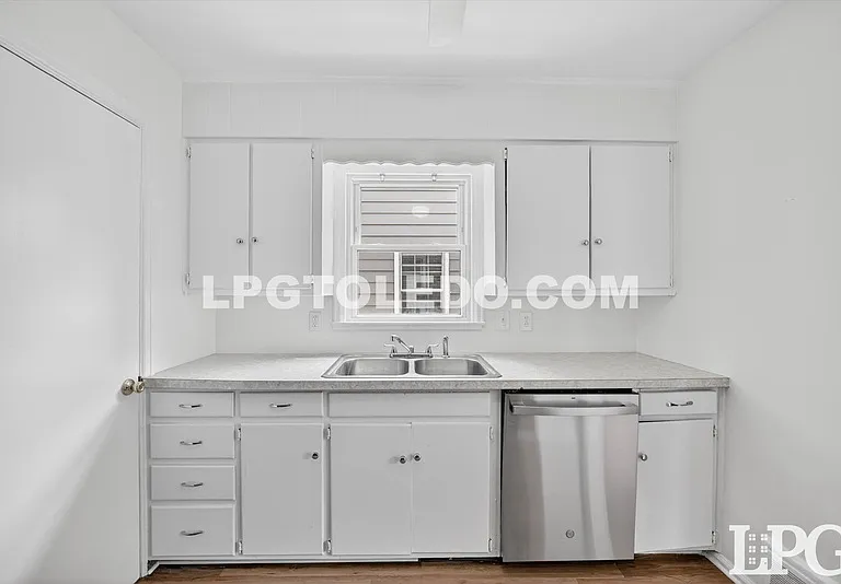 4406 Asbury Dr — Photo 13