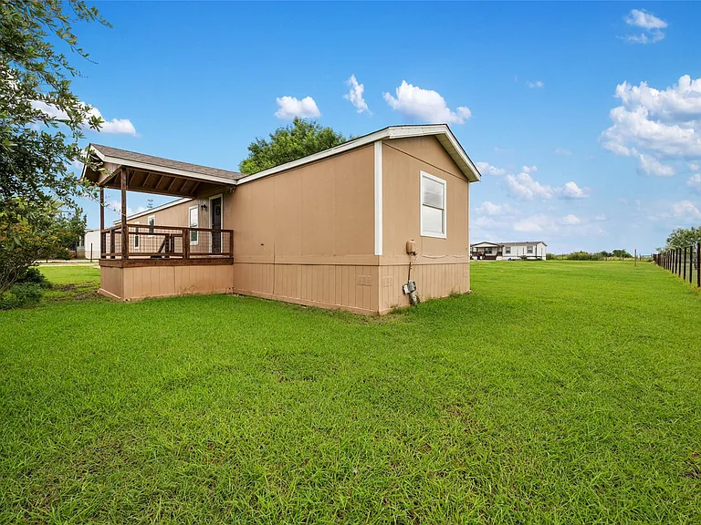 360 Shady Oaks #A — Photo 5
