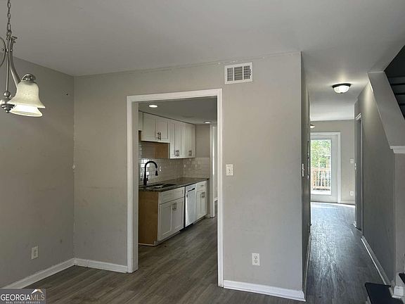 2nd image of 2604 Campbellton Rd SW APT H4