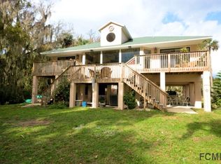 110 Point South Dr, Welaka, FL 32193