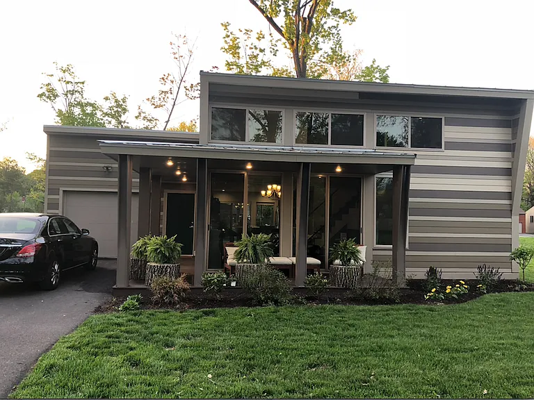 100 Xavier Cir — Photo 1