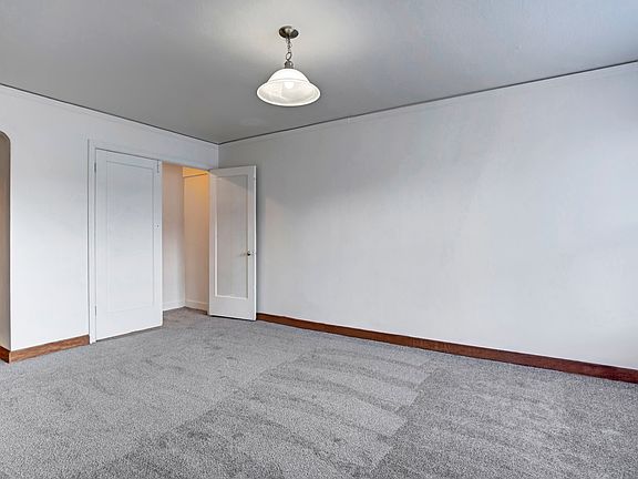 5th image of 1624 Boren Ave APT 1103