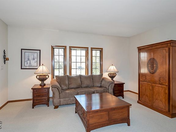 5th image of 18307 Peachtree Dr
