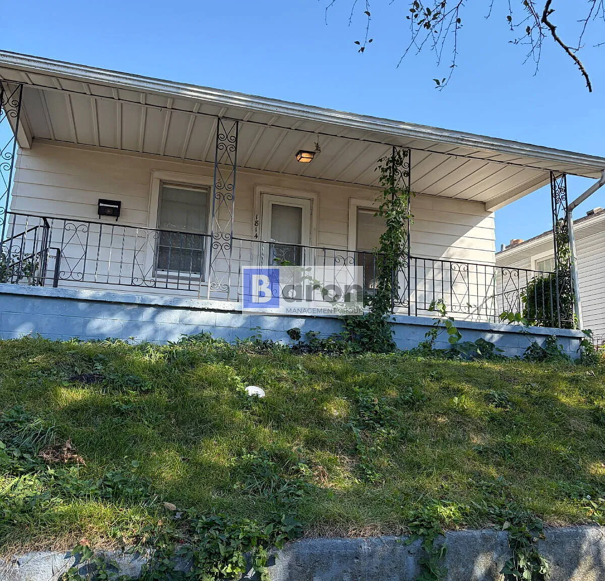 "Charming 3-Bedroom Home at 1814 Catalpa Street, South Bend Cozy Comfort Awaits!" — Photo 2