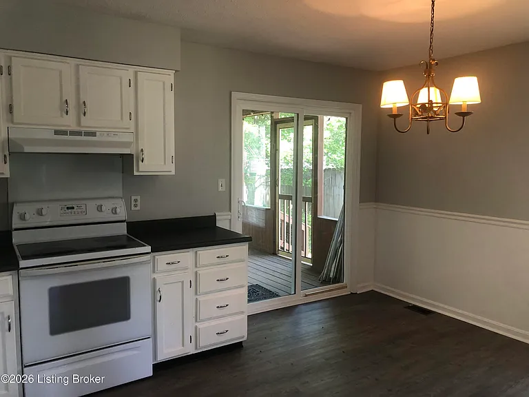 6811 Cedarwood Dr — Photo 7