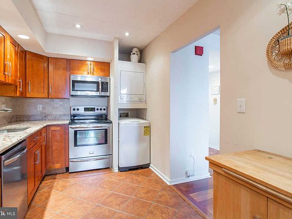 4th image of 200 Lombard St #636