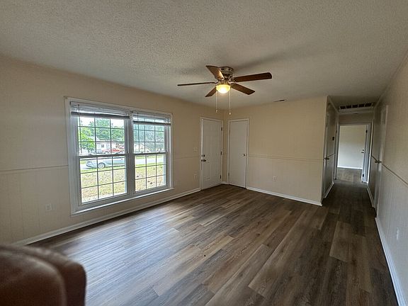 3rd image of 21 Crown Point Rd